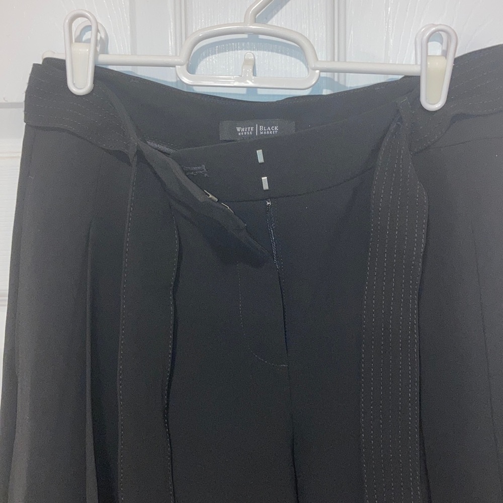 Shorts - Picture 3 of 7